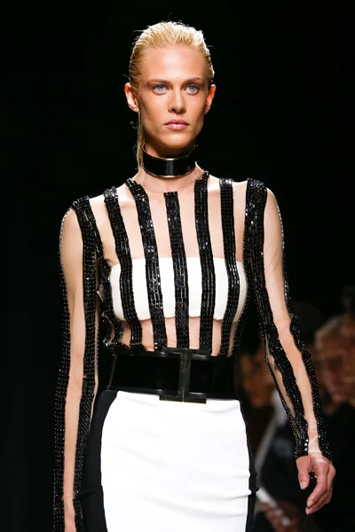 Look 64
